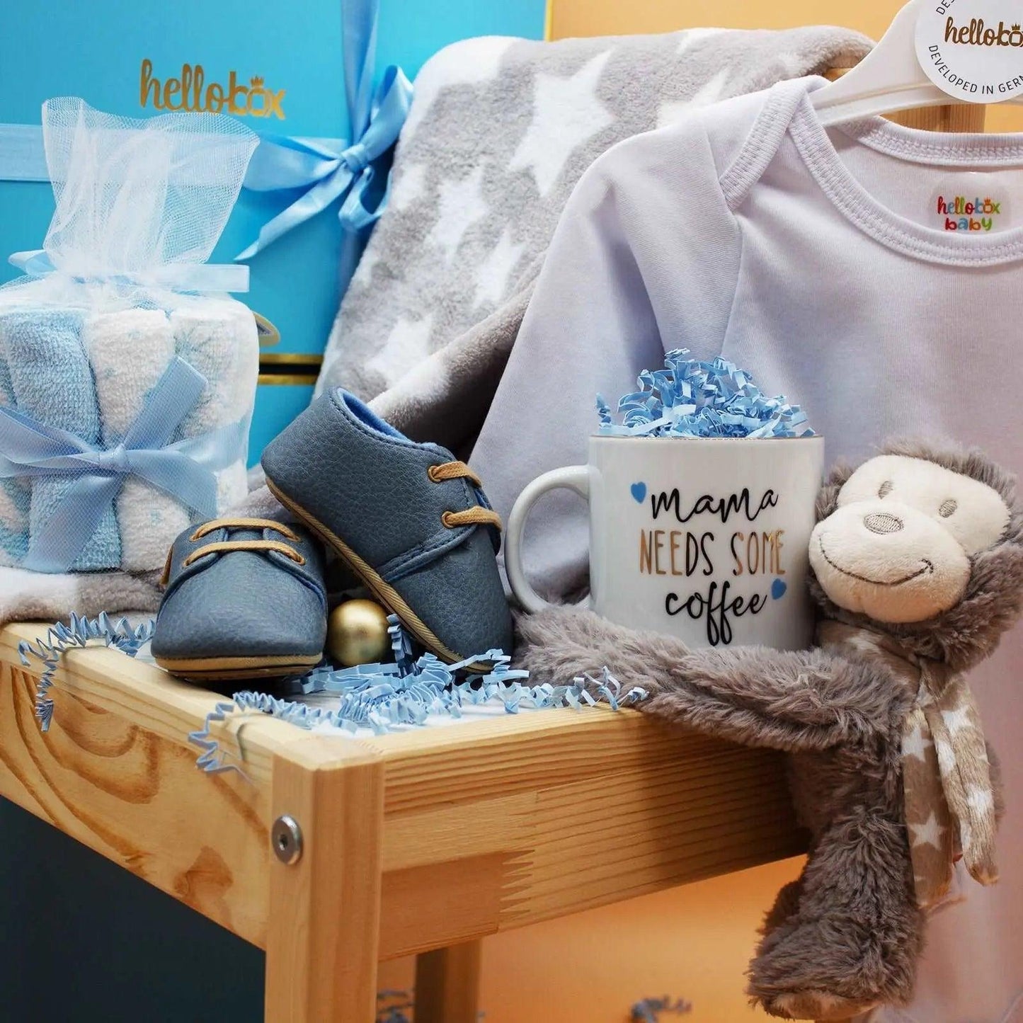Hellobox Geschenke für neugeborene mit Babydecke, Kuscheltier (17 Teile) (Blau/Weiss/Grau) Junge-1